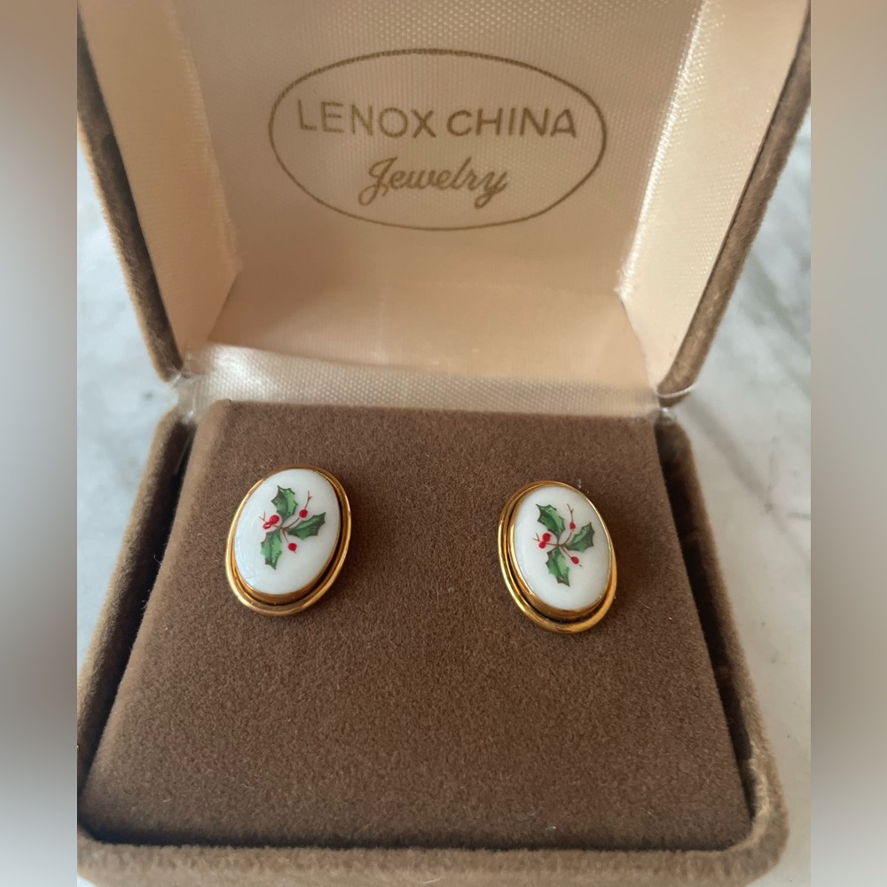 Vintage Lenox 14k Gold Filled Windsong  Porcelain Christmas Holly Berry Earrings